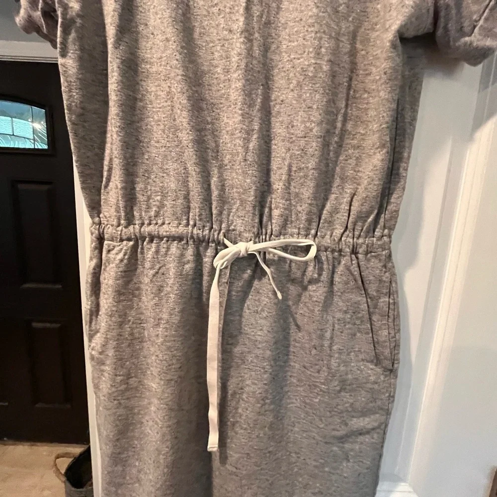 Uniqlo Gray Short Sleeve Dress with Drawstring - Picture 2 of 7